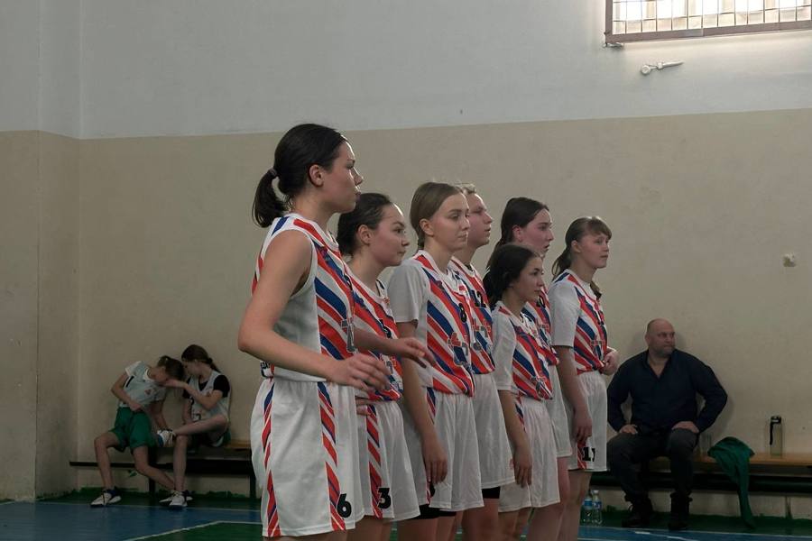 Девушки МБОУ «СОШ № 41» и юноши  Гимназии № 46» выиграли первенство Калининского района по баскетболу