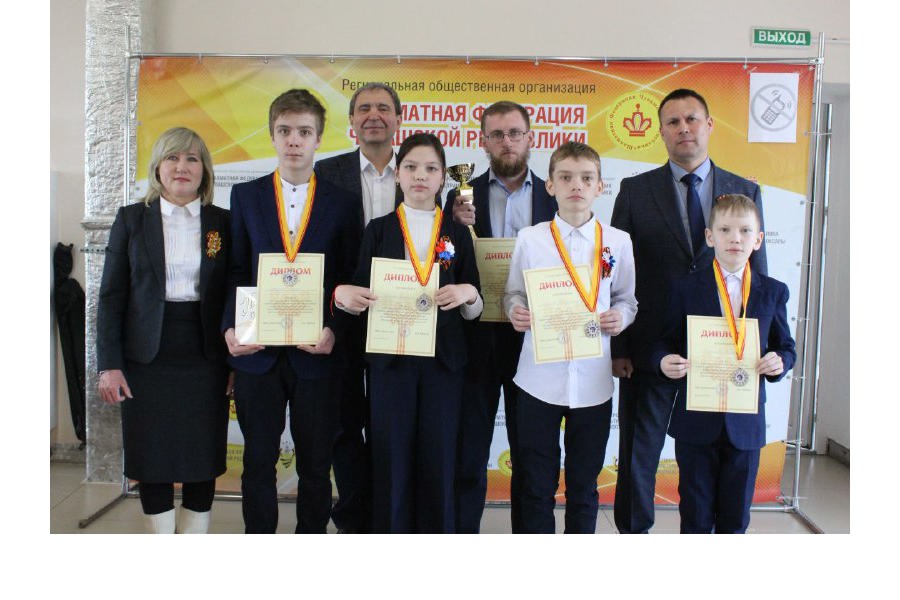 Учащиеся МБОУ «Шемуршинская СОШ» заняли второе место в региональном этапе I Всероссийских соревнований «Шахматное поле»