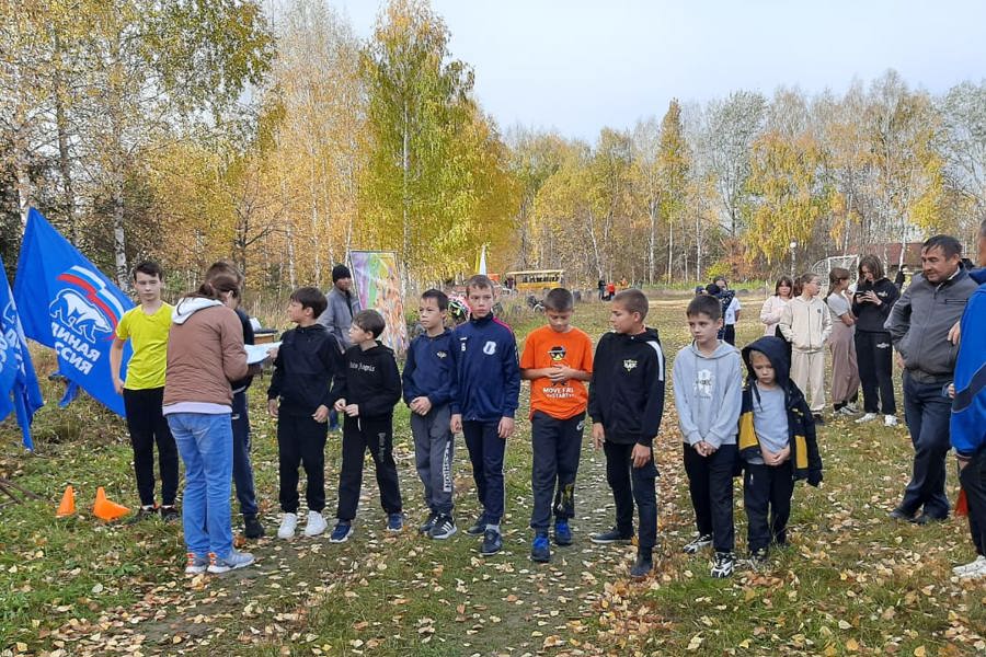 В Шумерлинском МО прошли соревнования по мини-футболу и осенний легкоатлетический кросс