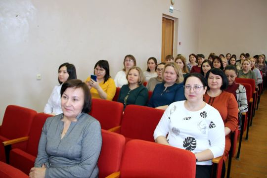 Глава муниципального округа Алексей Матросов поздравил женщин-коллег с Международным женским днем: «Спасибо вам за то, что вы есть»