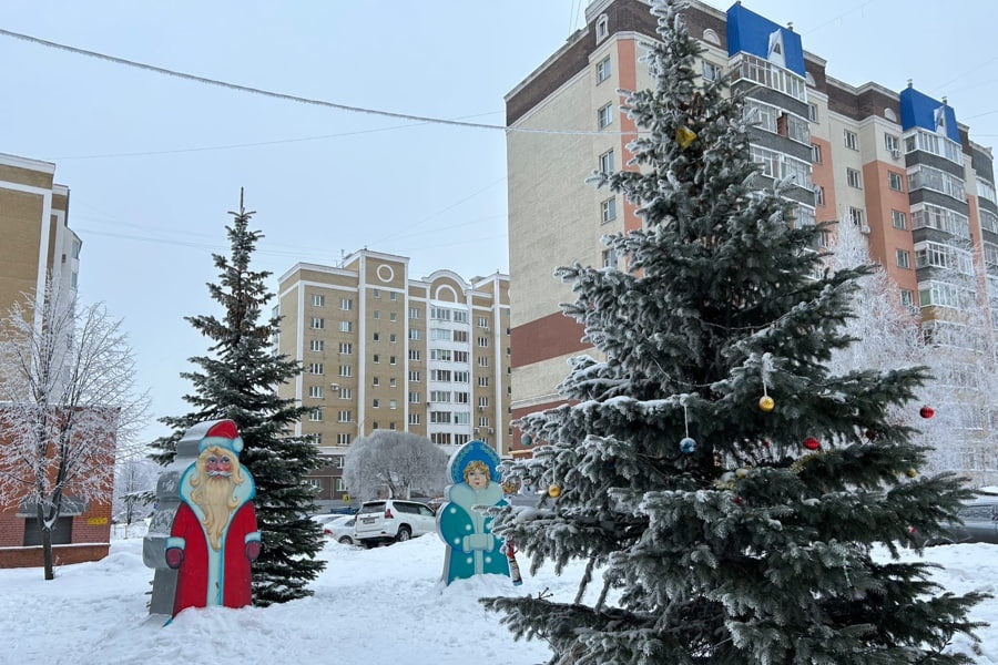 Чебоксарские дворы преображаются к Новому году и Рождеству