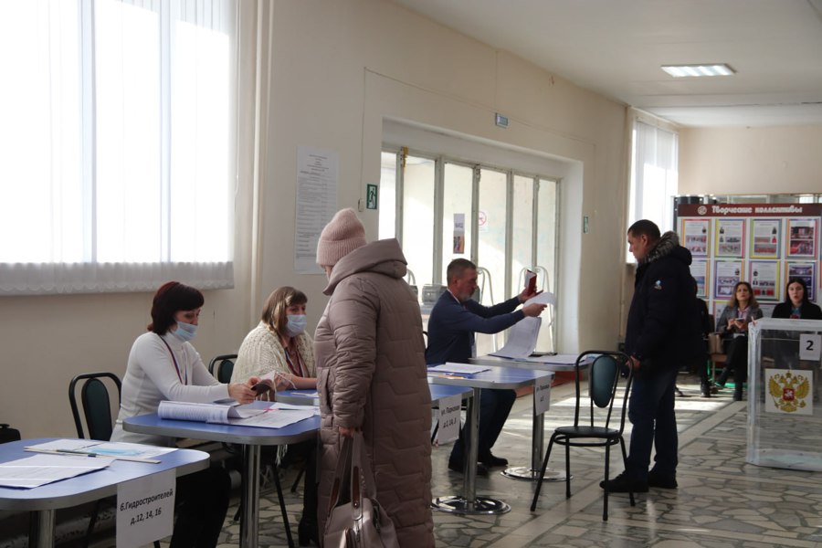 В Новочебоксарке, как и по всей стране, продолжается второй день голосования выборов Президента Российской Федерации