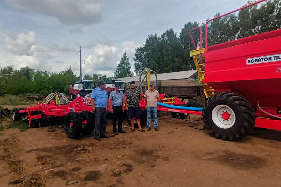 В ООО «Вурнарец» обновляется машинно-тракторный парк
