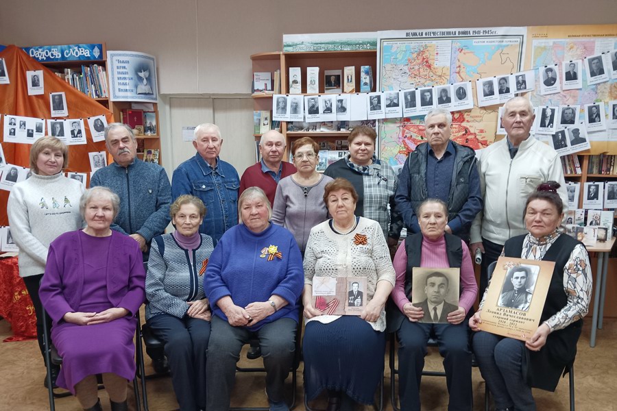 Городская центральная библиотека им. Г. Н. Айги презентовала два сборника «Бессмертный полк. Шумерлинцы на фронтах Великой отечественной войны 1941 - 1945» и «Всё для фронта, все для Победы!»