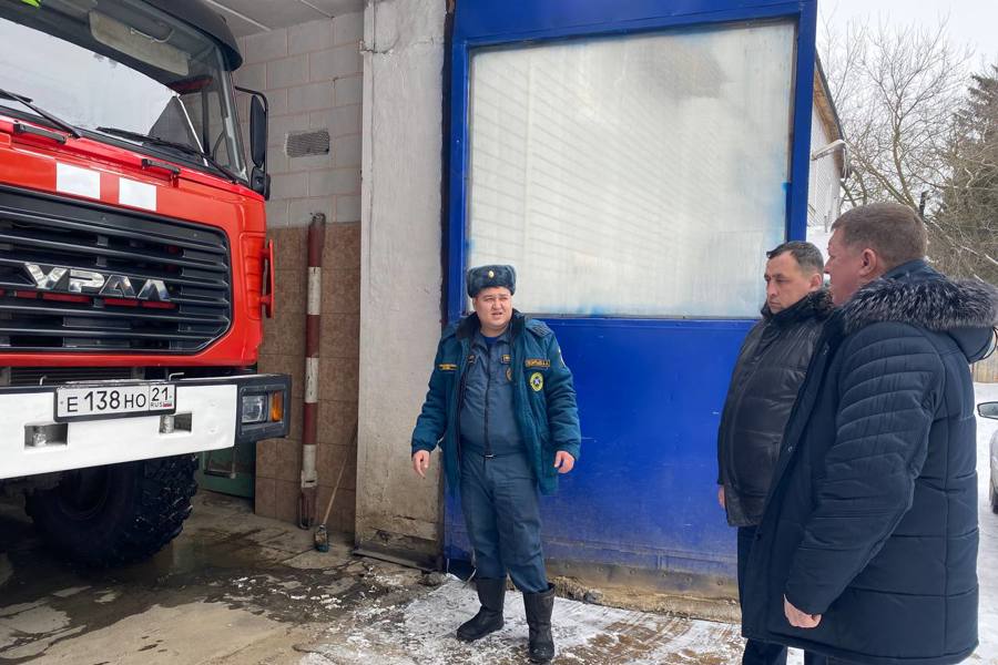 В рамках рабочей поездки в Моргаушский муниципальный округ Сергей Павлов посетил пожарную часть № 37 по охране села Моргауши