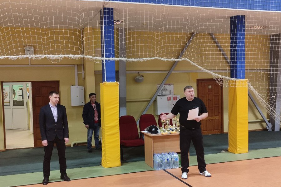 Глава Красноармейского муниципального округа Павел Семенов поприветствовал спортсменов на традиционном турнире по волейболу на призы братьев Батраковых