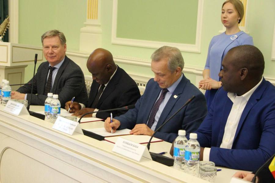 Состоялось подписание соглашения о сотрудничестве между  ЧГУ им. И.Н. Ульянова и двумя вузами Республики Мали