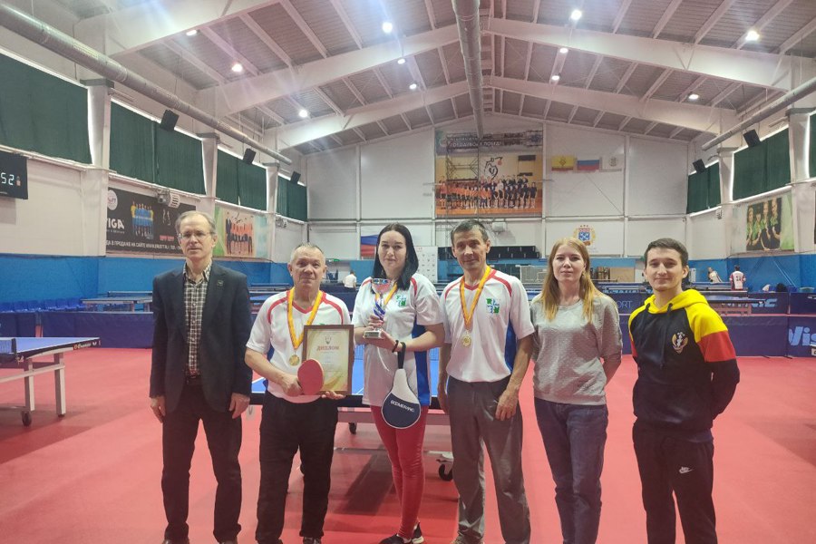 Команда Вурнарского округа заняла первое место среди муниципалитетов в состязаниях по настольному теннису