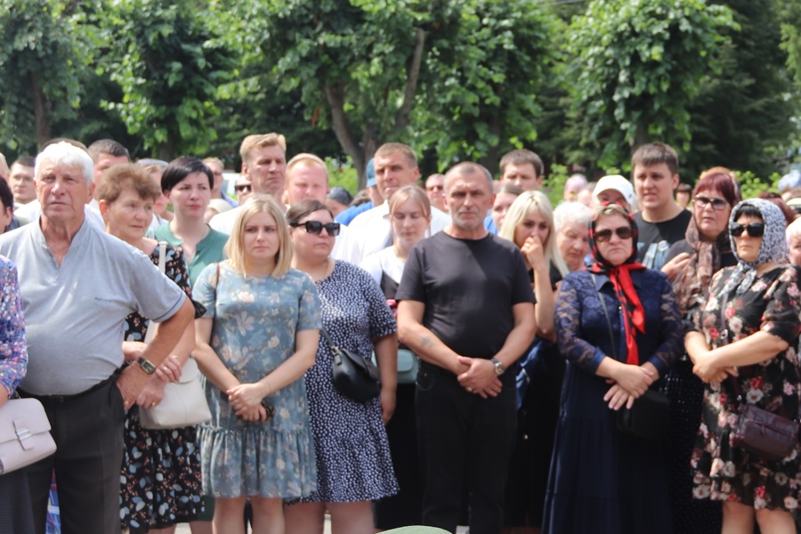 В Алатыре простились с участником специальной военной операции И.Н. Моховым, призванным в ряды Вооруженных сил Российской Федерации по частичной мобилизации