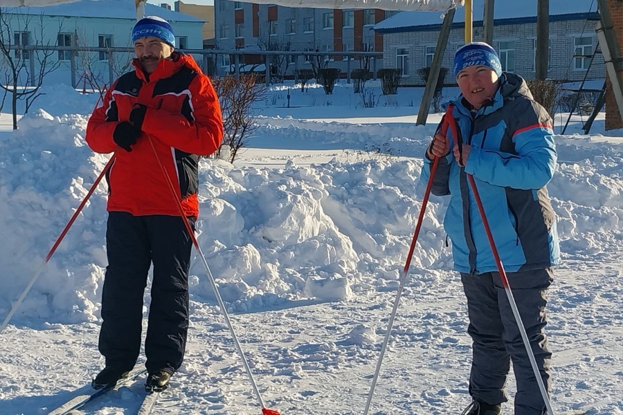 Зимние прогулки на лыжах: здоровье и радость жизни подопечных интерната