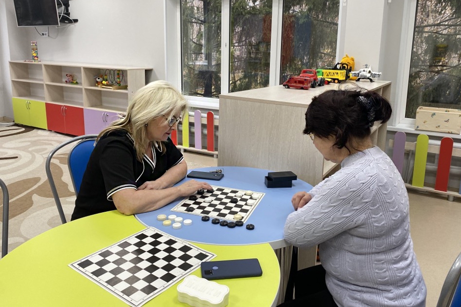 В социально-реабилитационном центре прошел 1 тур чемпионата по шашкам среди женщин