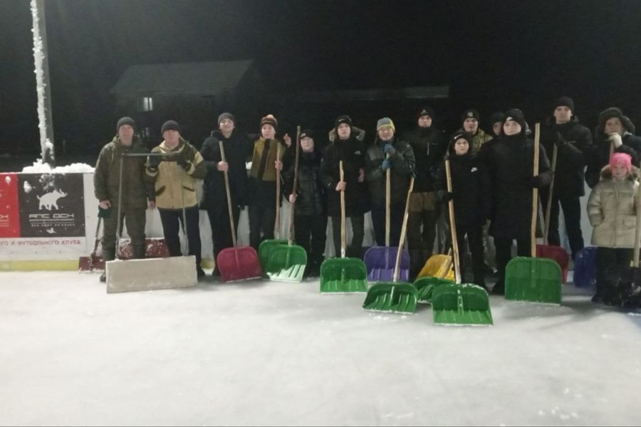 В 5 школах Ибресинского округа спортивные площадки оборудованы хоккейной коробкой