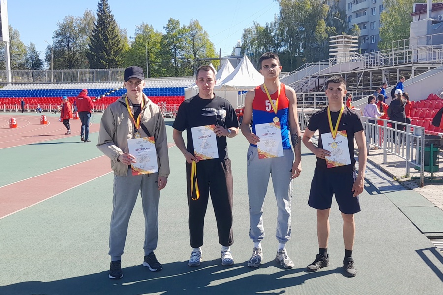 Яльчикские спортсмены завоевали 5 золотых, два серебряных и одну бронзовую медали на чемпионате и первенстве Чувашии по легкой атлетике