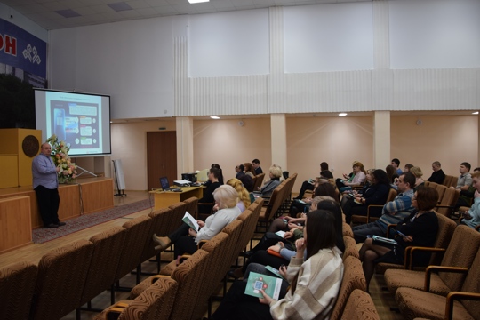 Нацпроект «Цифровая экономика: муниципальным служащим г. Чебоксары рассказали о возможностях электронного полиса ОМС
