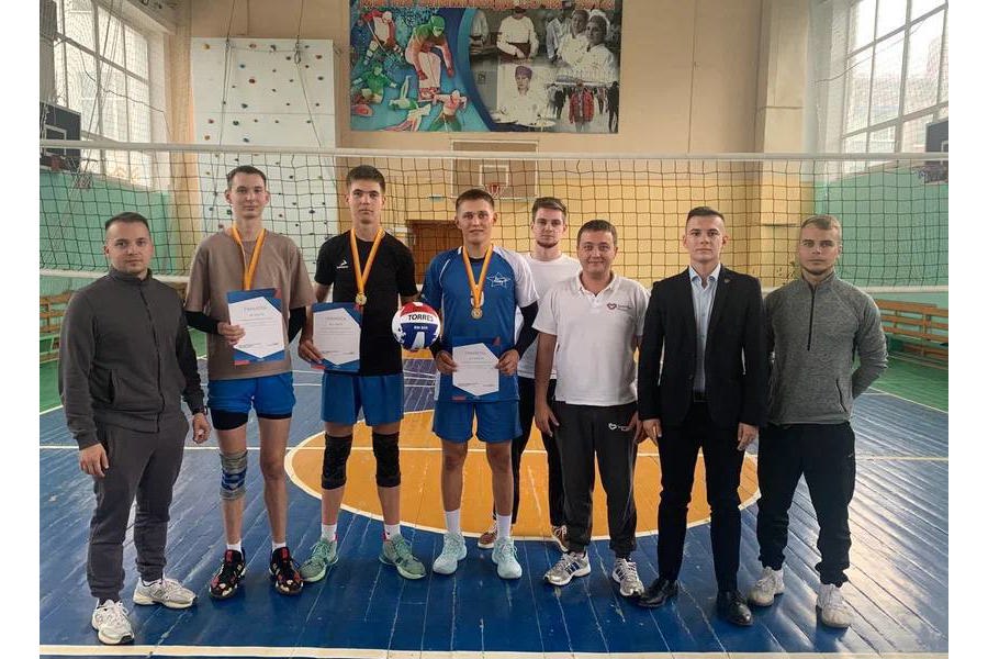 Члены Молодежного парламента организовали турнир по волейболу