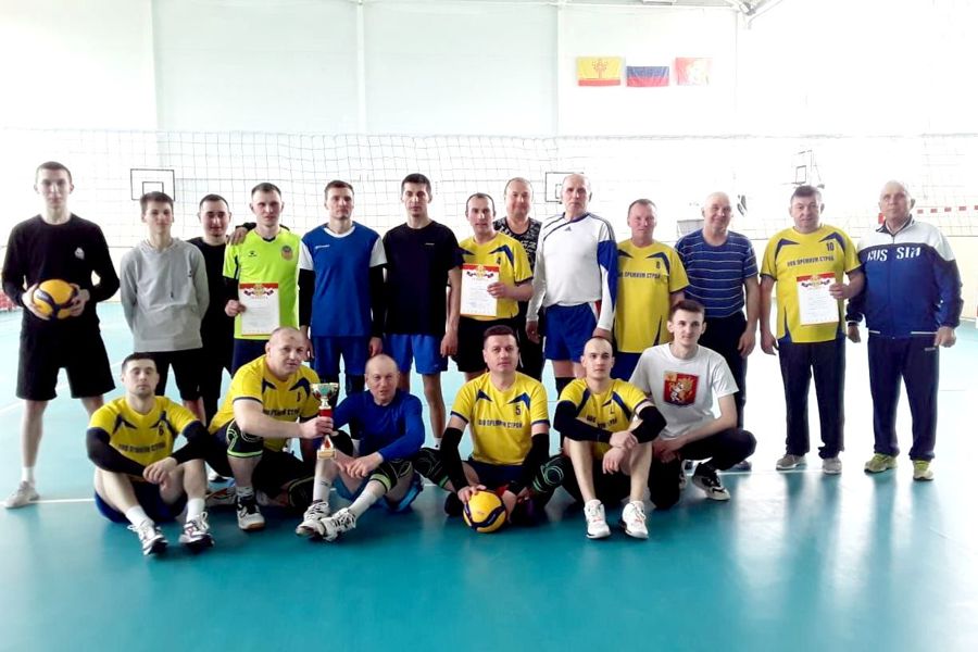 Провели популярнейший весенний турнир по волейболу «Кубок Гагарина»