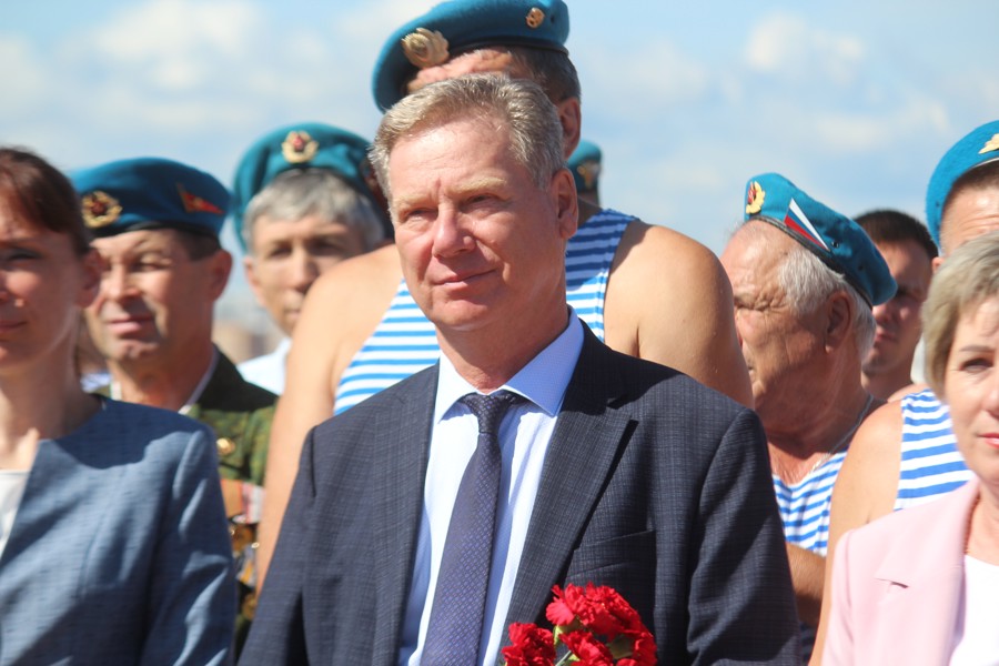 Глава города принял участие в мероприятиях, посвященных Дню воздушно-десантных войск