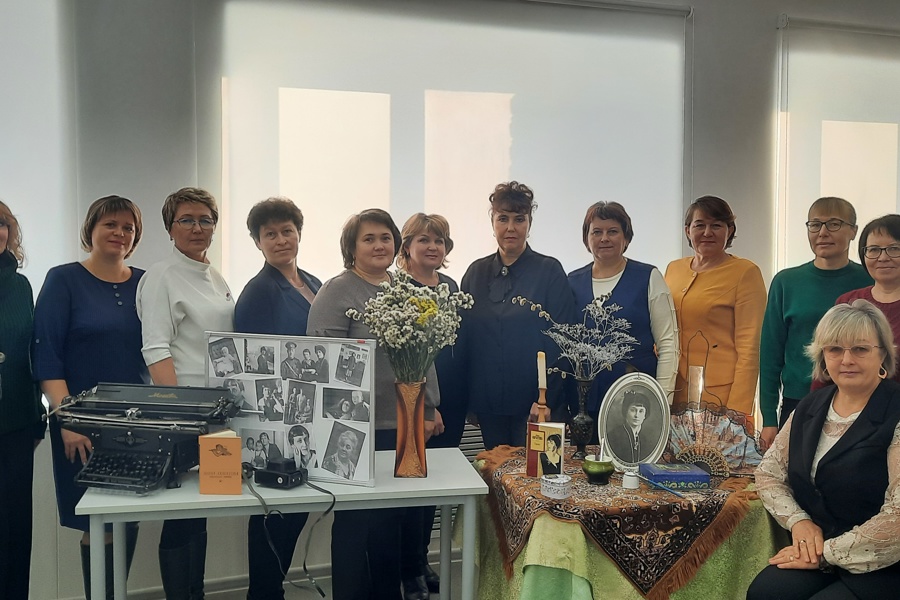 Заседание методического объединения учителей русского языка и литературы в Ахматовской школе