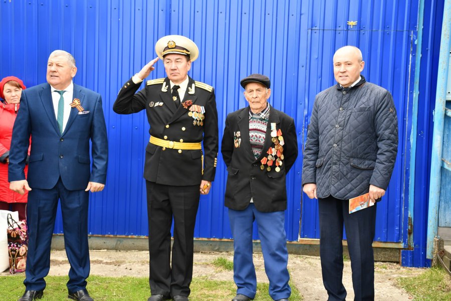 Глава Батыревского муниципального округа поздравил ветеранов Великой Отечественной войны