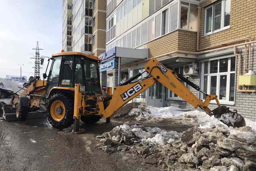 Управляющие компании г. Чебоксары приступили к ворошению снега на закрепленных территориях