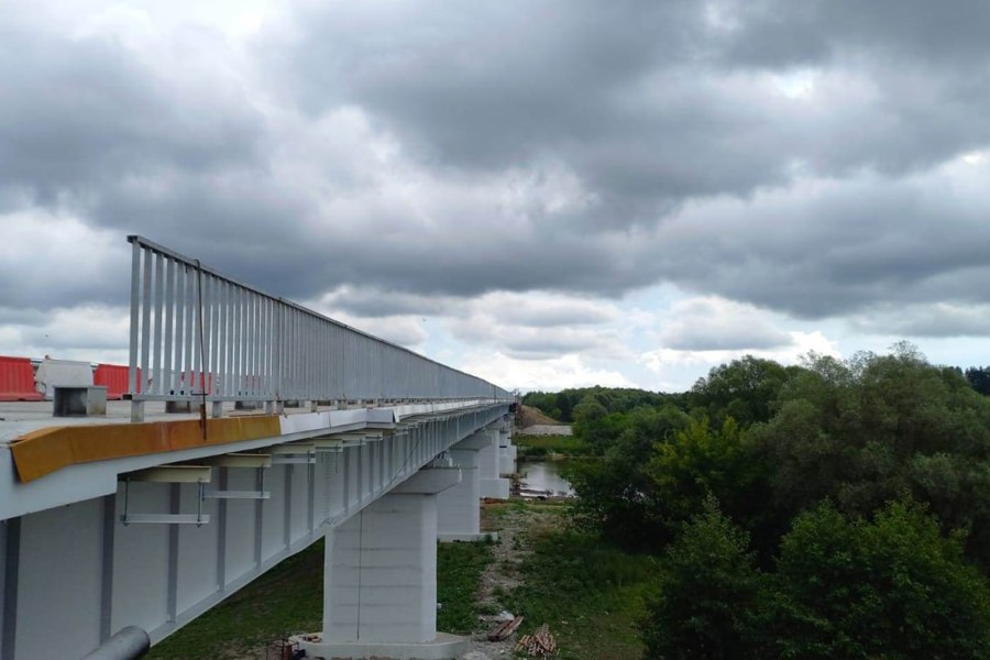 В Алатырском округе продолжаются работы по ремонту моста через р. Сура на автодороге «Аниш»