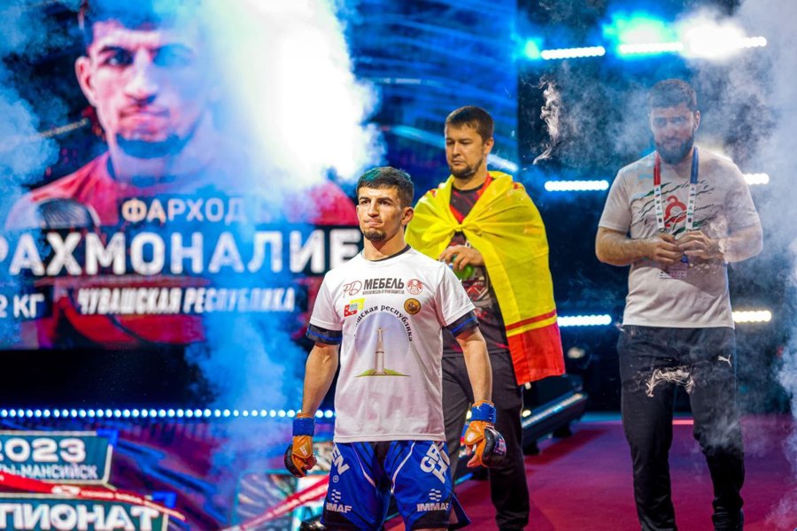 Фарход Рахмоналиев выиграл «золото» чемпионата России по ММА