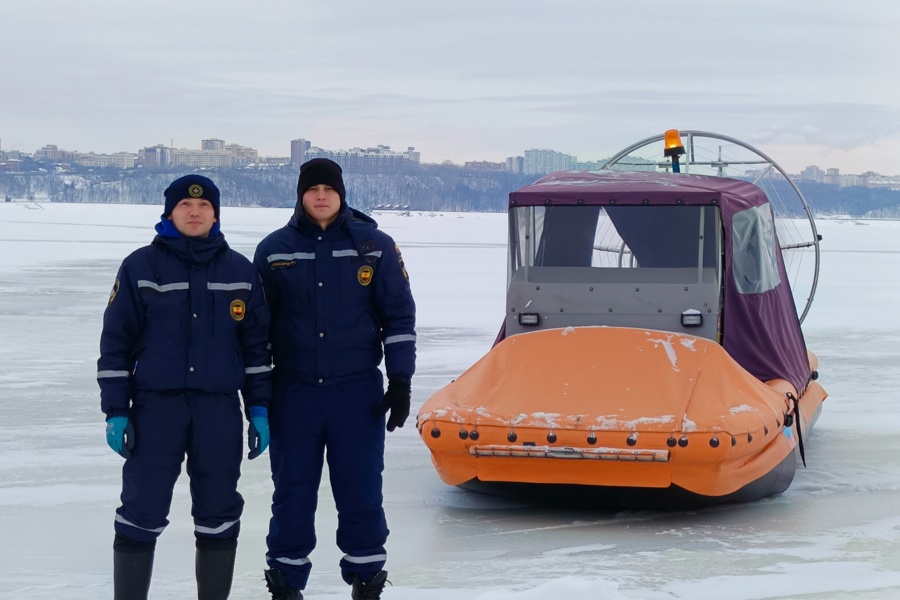 Профилактический рейд спасателей на Чебоксарском водохранилище