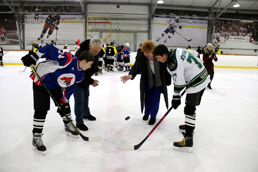 Дан старт первым играм турнира по хоккею среди школьных команд города Чебоксары