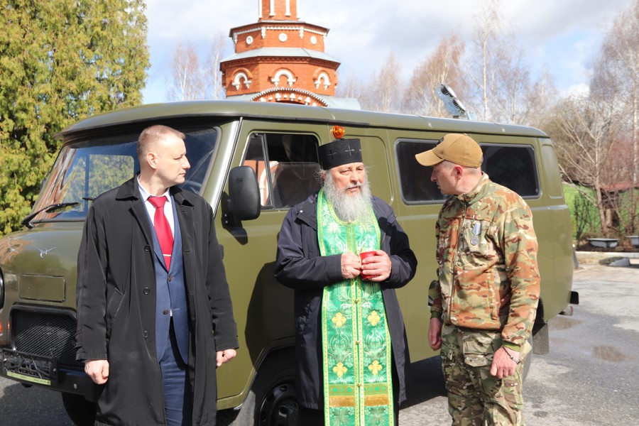 В Новочебоксарске передали УАЗ СГР бойцам СВО