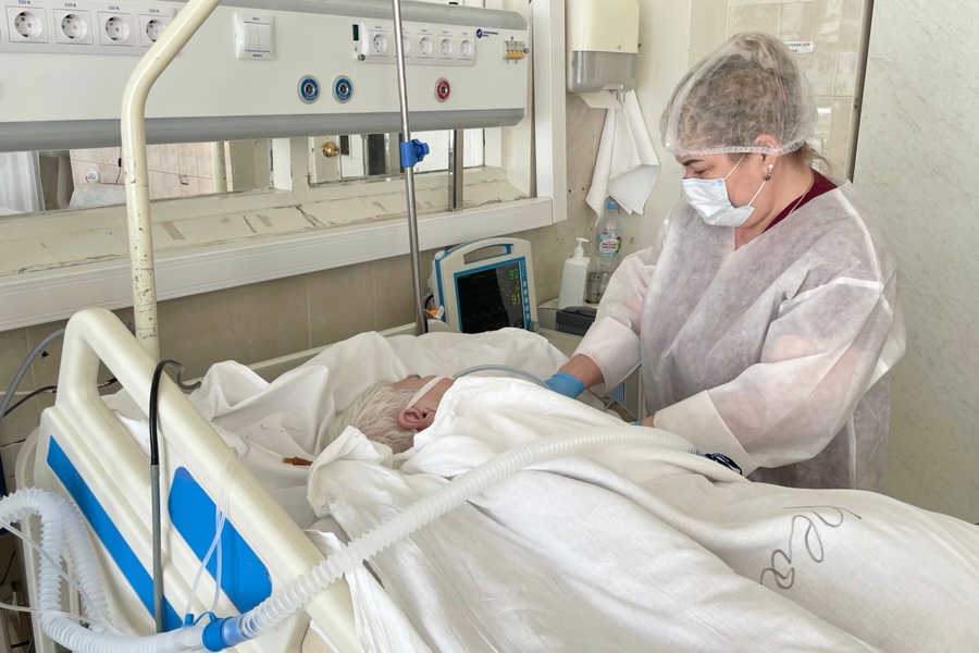 Анестезиологи-реаниматологи БСМП вернули к жизни пациентку после одного месяца комы