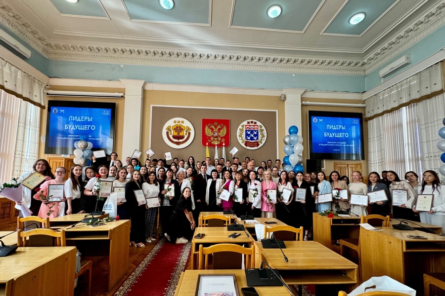 В Чебоксарах чествовали активистов молодежных движений «Лидеры будущего»