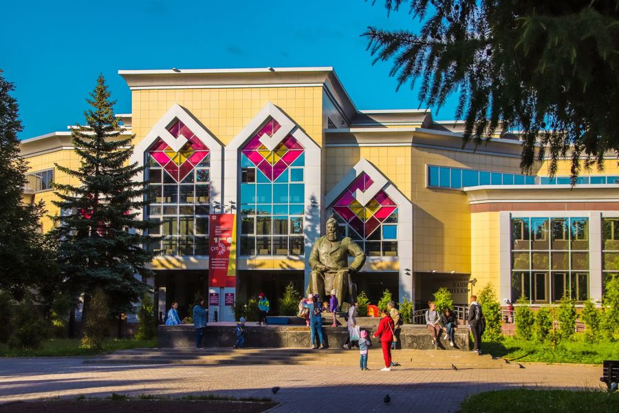 Национальная библиотека Чувашской Республики приглашает в клуб выходного дня «Всей семьей - в библиотеку!»