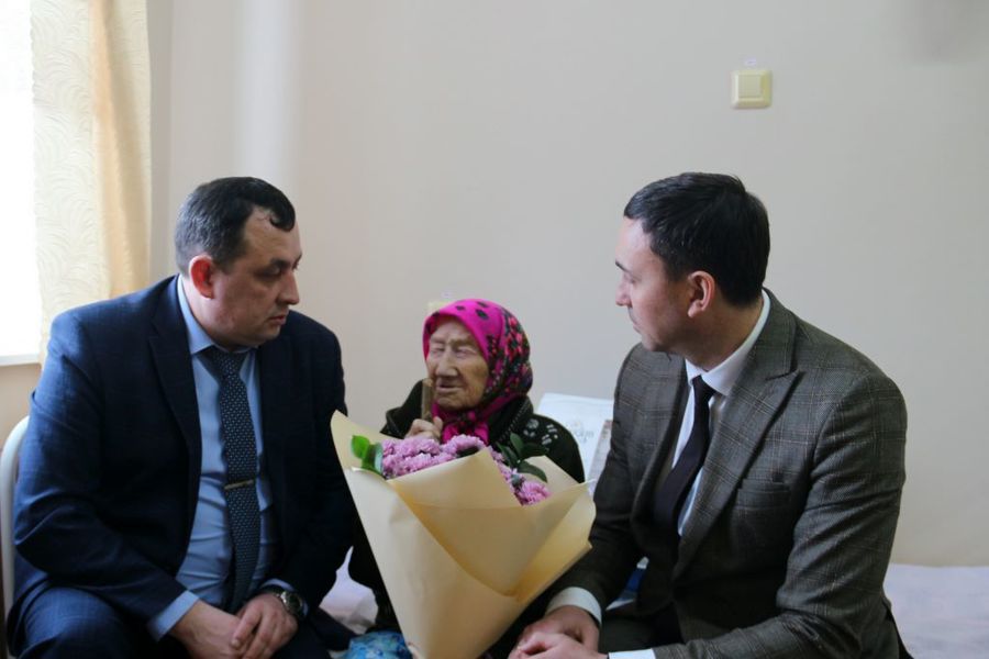 Труженицы тыла получили поздравление глав двух округов: Моргаушского и Аликовского