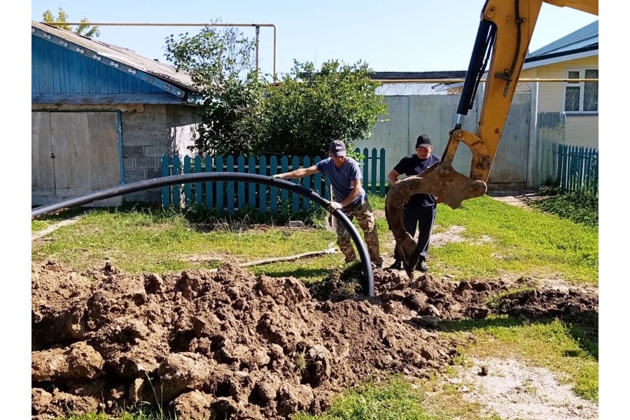 Проводятся работы по ремонту системы водоснабжения пос. Волга