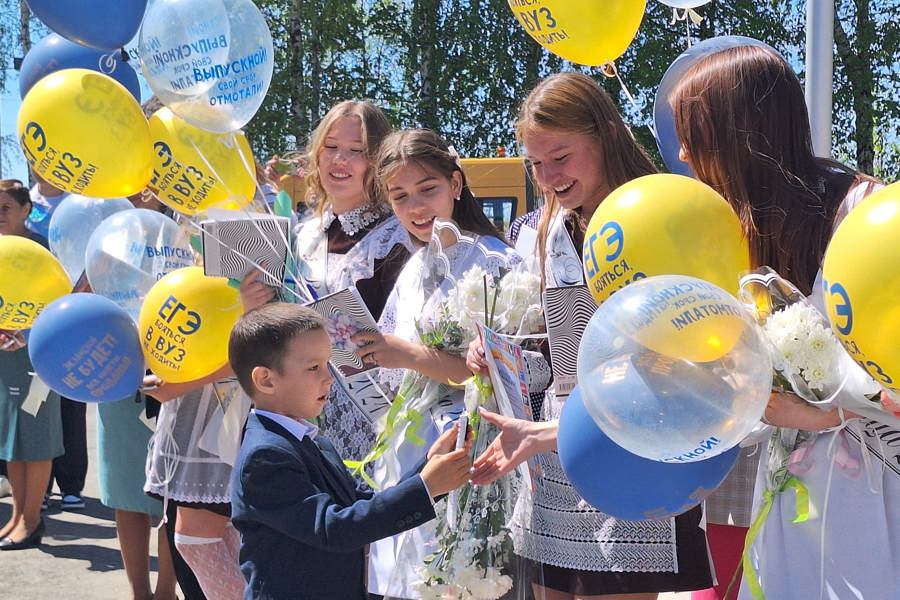 В Мусирминской школе прошла торжественная линейка, посвященная празднику Последнего звонка