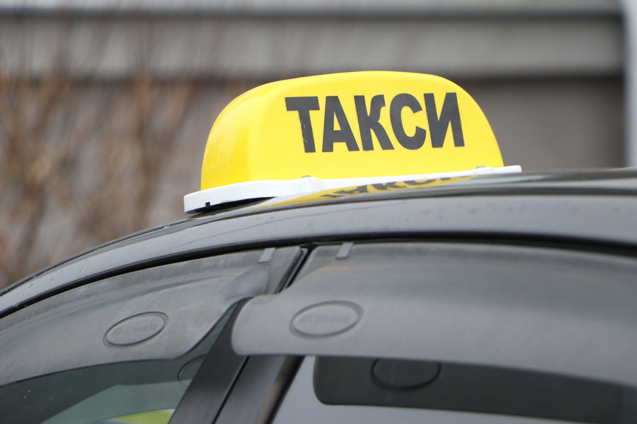 В Чувашии проводится горячая линия по вопросам защиты прав потребителей при пользовании услугами такси и каршеринга