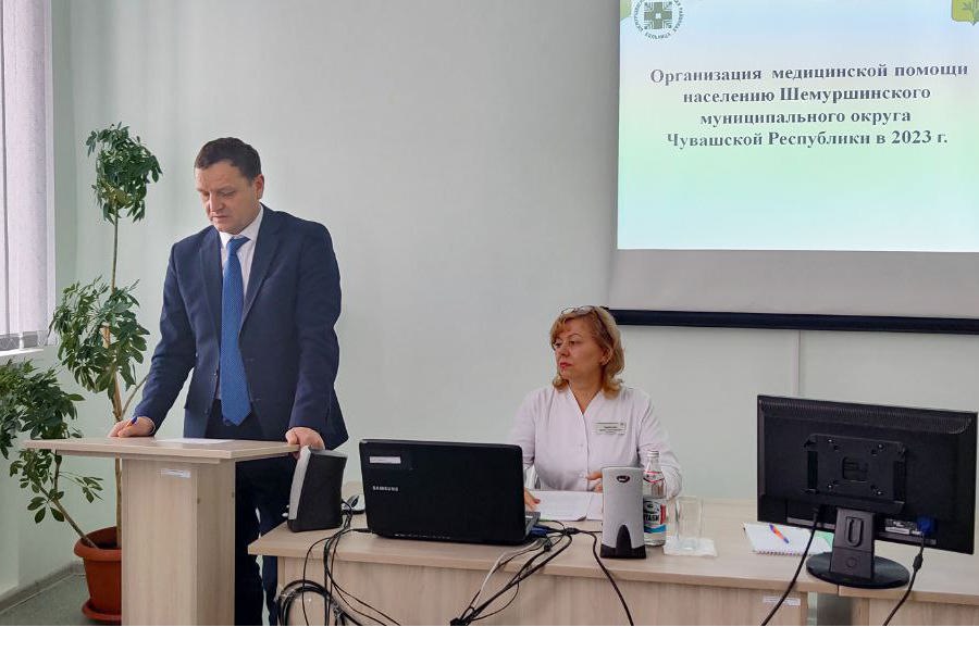 Глава Шемуршинского муниципального округа Сергей Галкин принял участие в подведении итогов работы Шемуршинской районной больницы за 2023 год