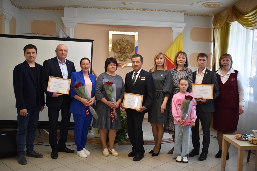 «Семья-источник вдохновения»: в Ядринском муниципальном округе чествовали предпринимательские семьи