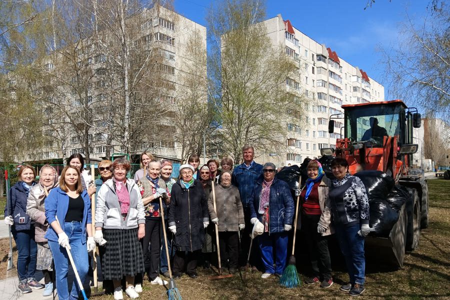 Субботник  с жителями Юраковского микрорайона города Новочебоксарска